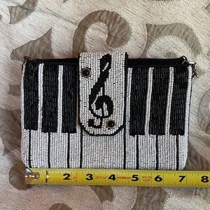 Mary Frances Piano Note Beaded Crossbody Handbag EXCELLENT CONDITION